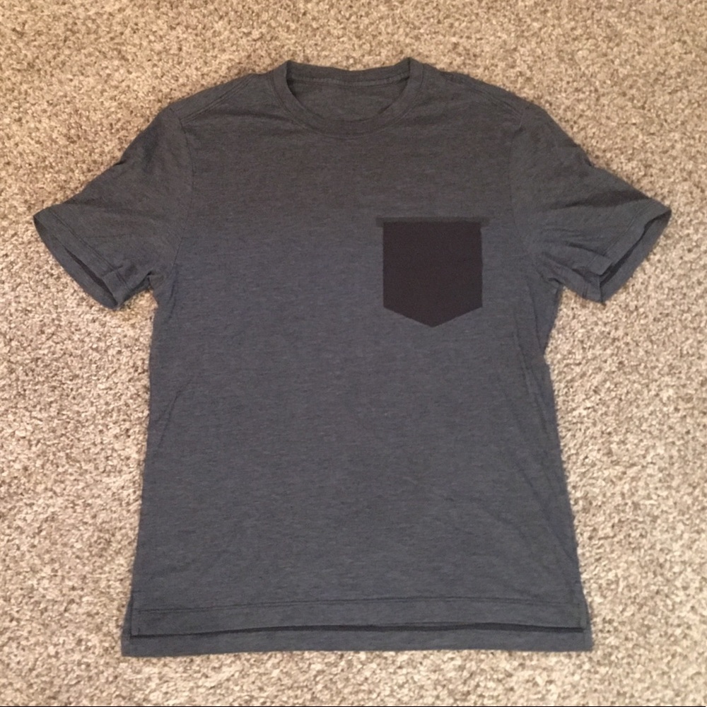 lululemon men’s basic round neck pocket t-shirt